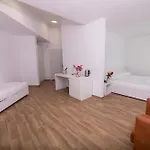 Otel Prestige Golem (Tirana)