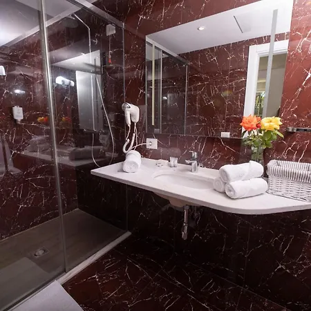 Prestige Hotell 5*