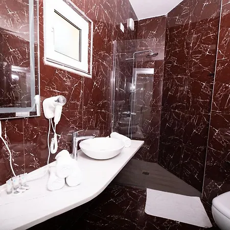 Prestige Hotell 5*