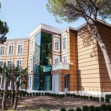 Prestige Hotell 5*